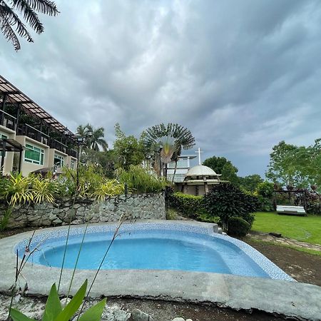The Lakeview Suites Tagaytay City Exteriör bild