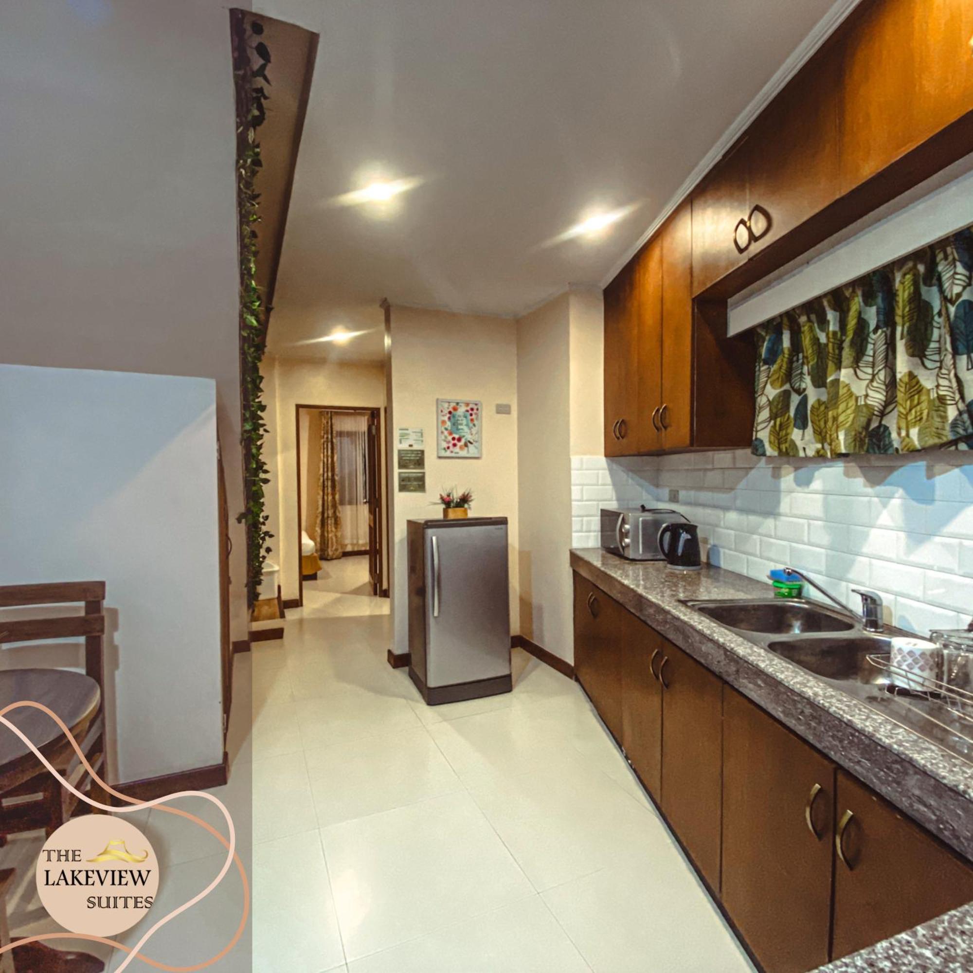 The Lakeview Suites Tagaytay City Exteriör bild