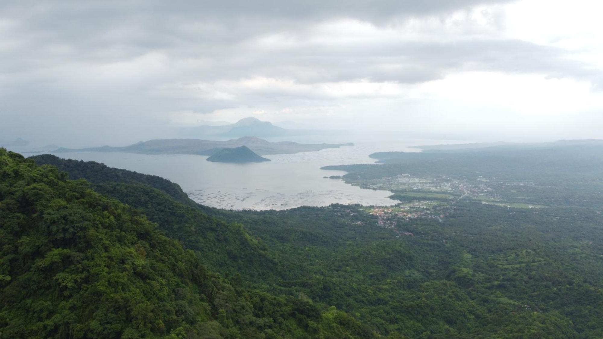The Lakeview Suites Tagaytay City Exteriör bild