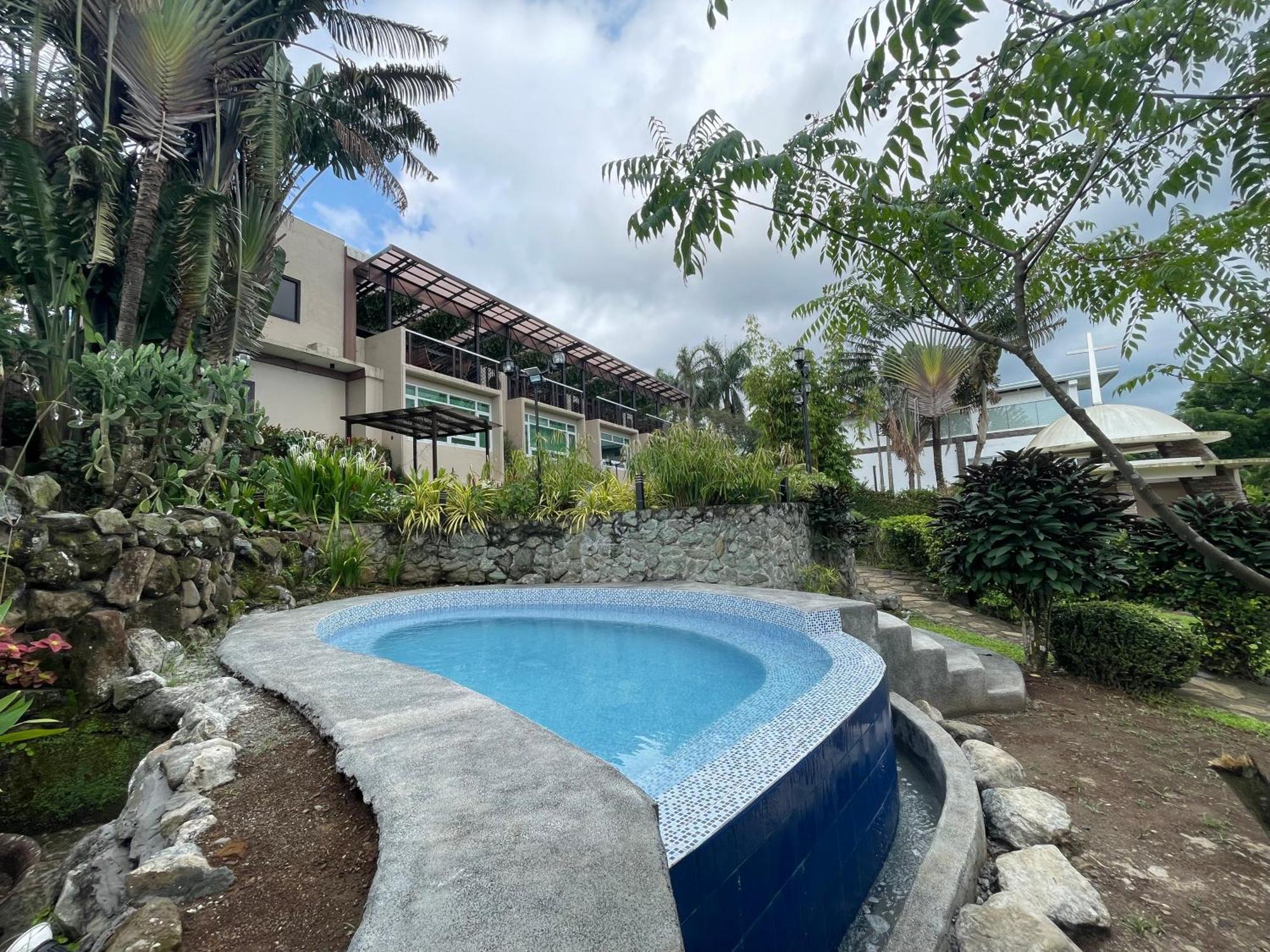 The Lakeview Suites Tagaytay City Exteriör bild
